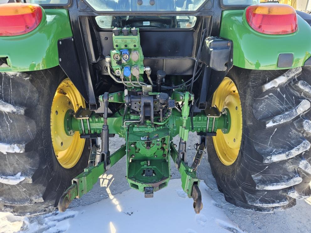 Image for 2014 John Deere 5100E