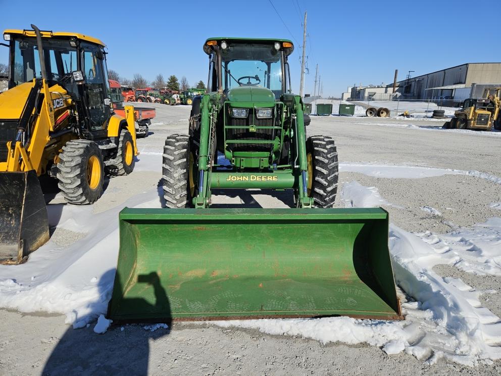 Image for 2014 John Deere 5100E