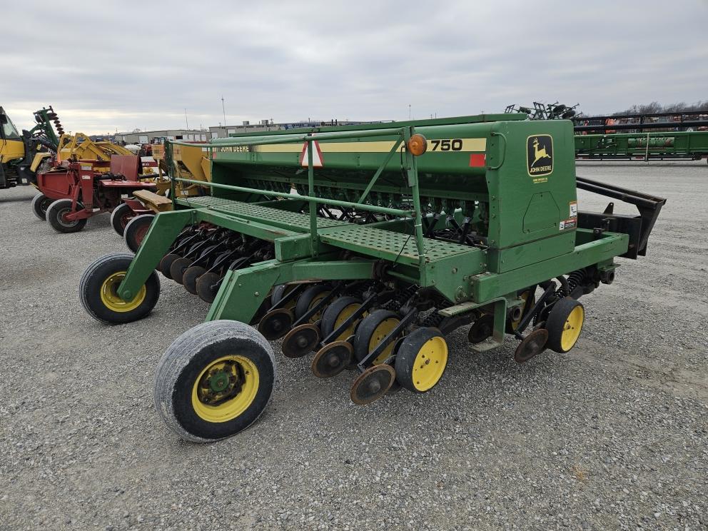 Image for John Deere 750