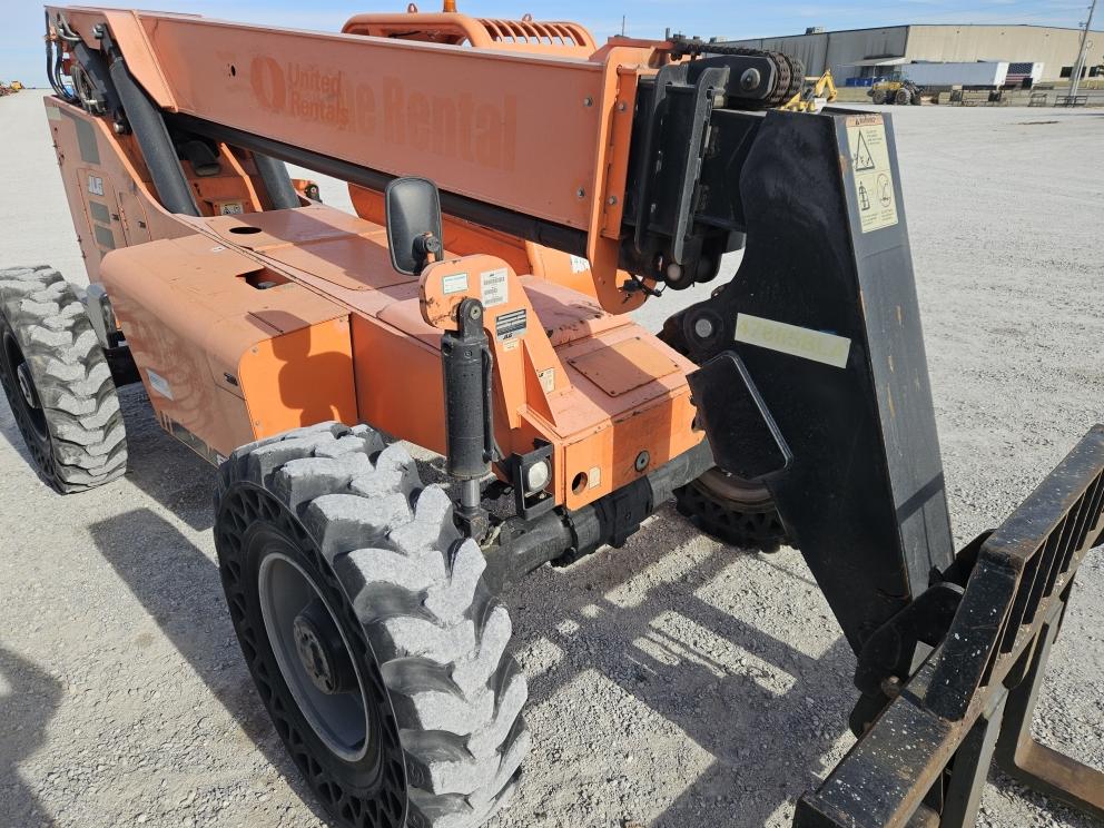 Image for 2017 JLG 8042