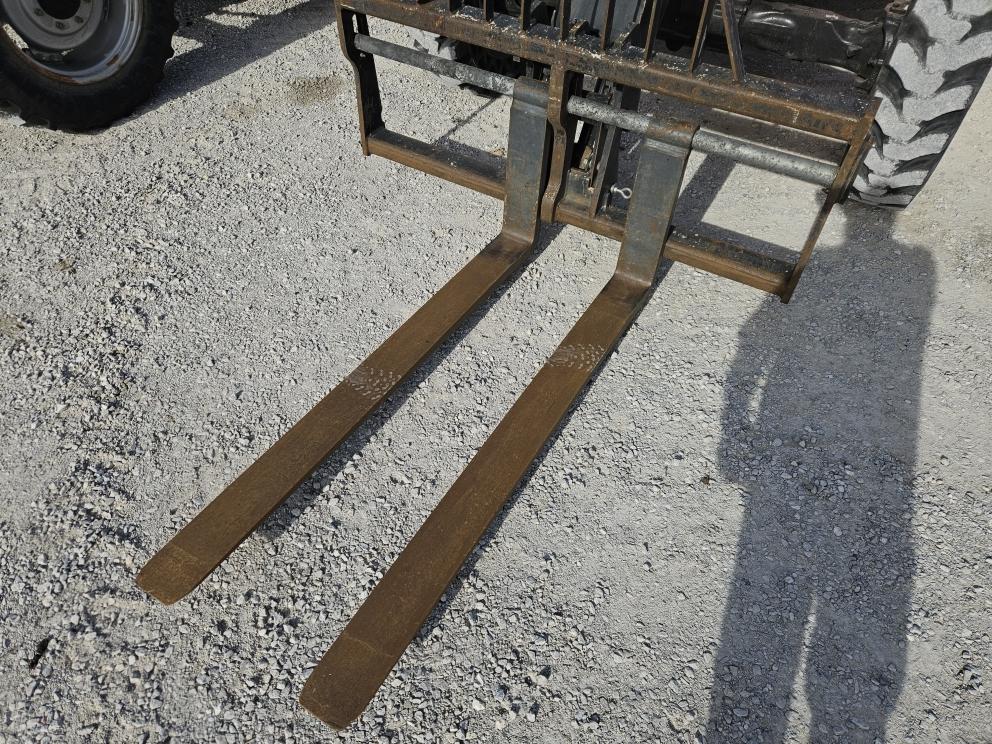 Image for 2017 JLG 8042