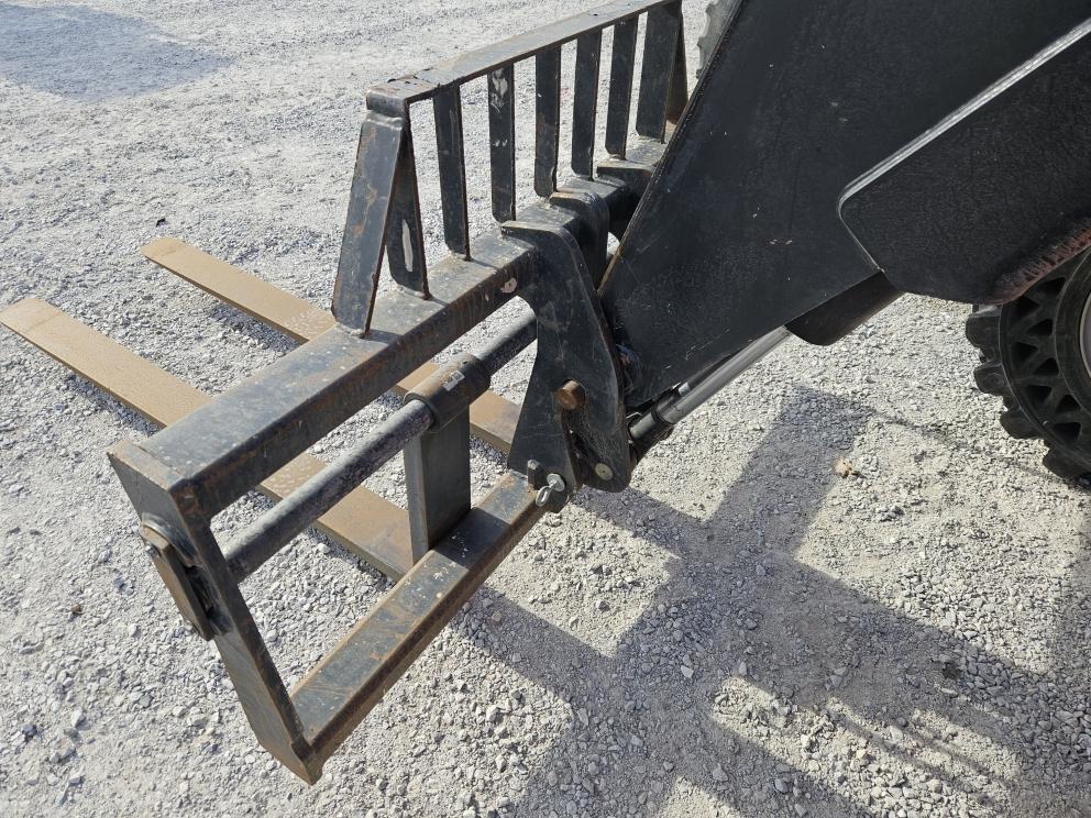 Image for 2017 JLG 8042