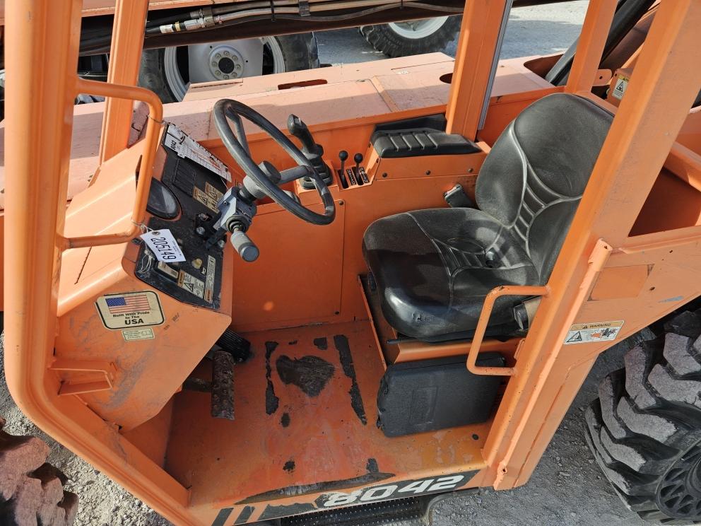 Image for 2017 JLG 8042