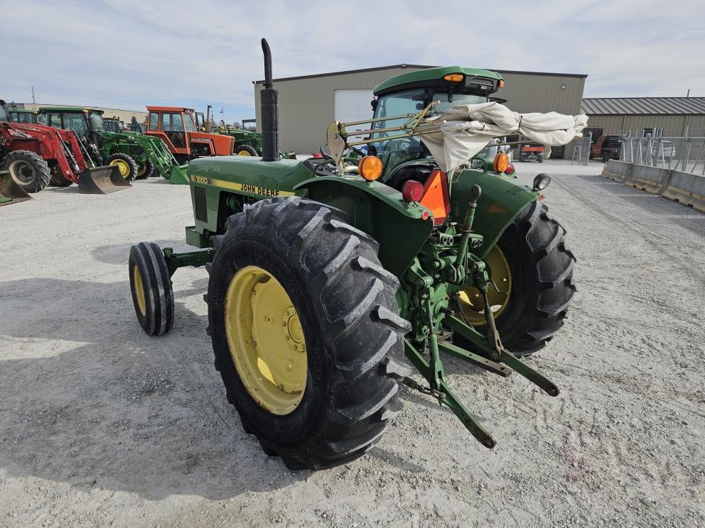 Image for 1984 John Deere 1650