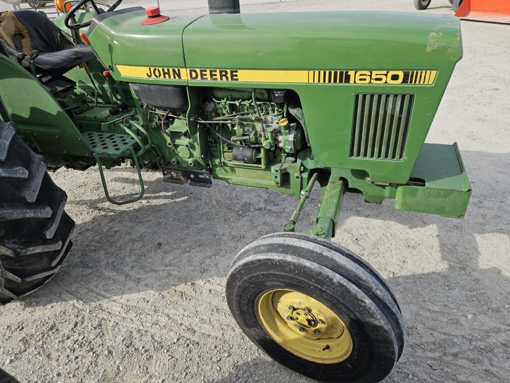 Image for 1984 John Deere 1650