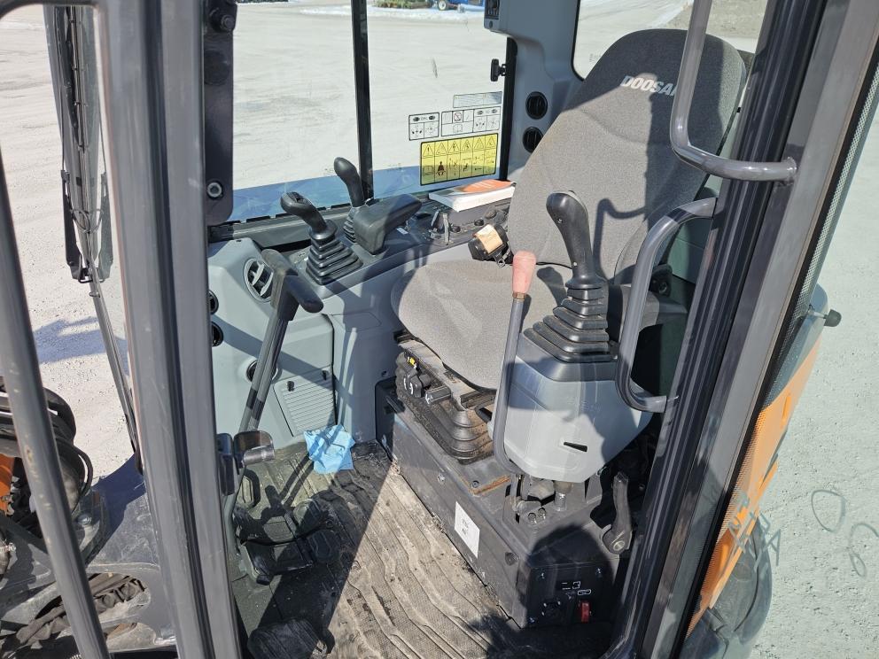 Image for 2024 Develon DX42-7