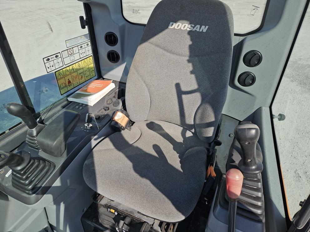 Image for 2024 Develon DX42-7