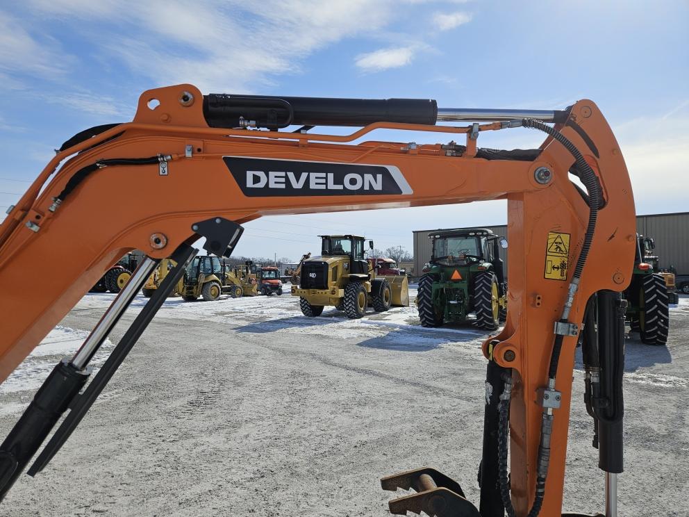 Image for 2024 Develon DX42-7