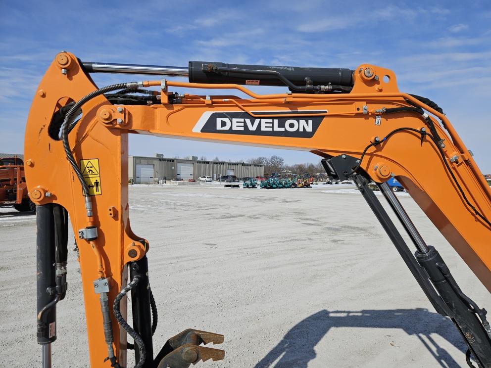 Image for 2024 Develon DX42-7