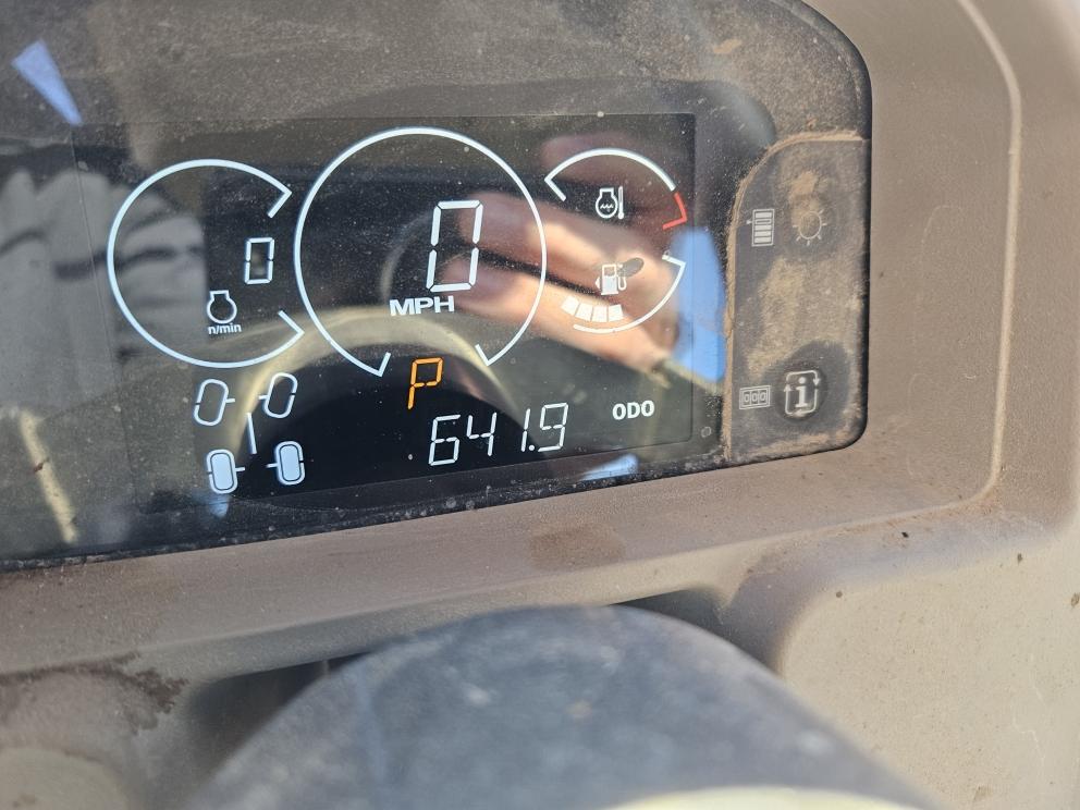 Image for 2023 John Deere XUV835R