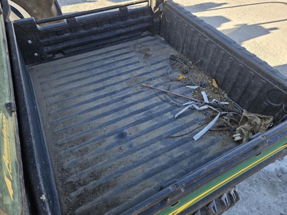 Image for 2023 John Deere XUV835R