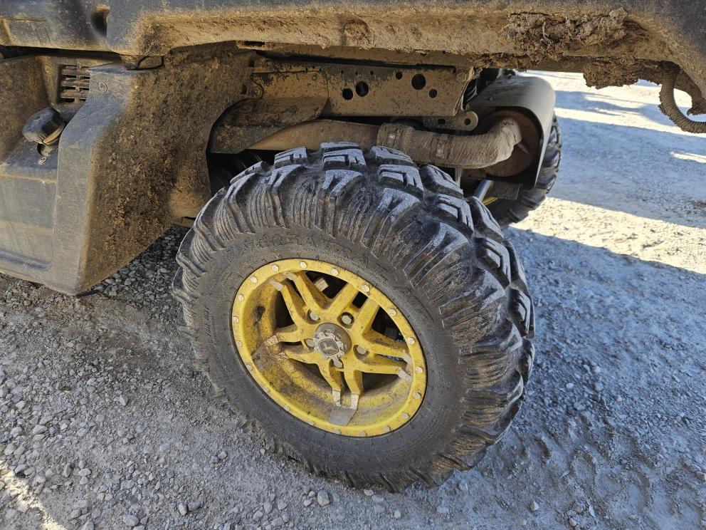 Image for 2023 John Deere XUV835R