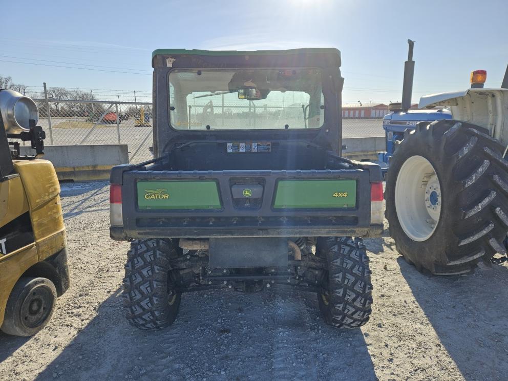 Image for 2023 John Deere XUV835R