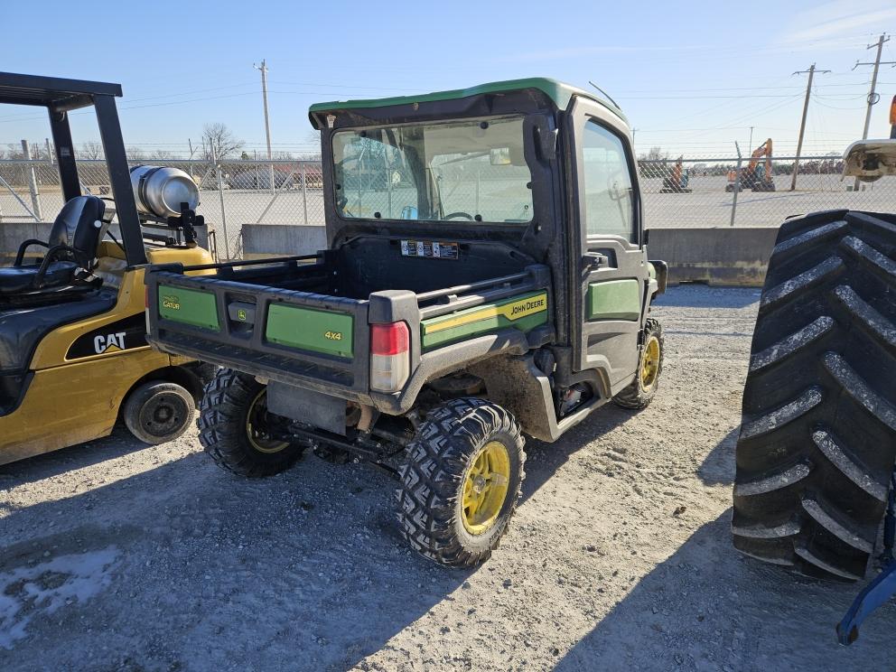 Image for 2023 John Deere XUV835R