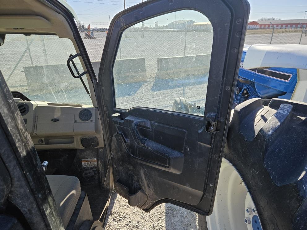 Image for 2023 John Deere XUV835R