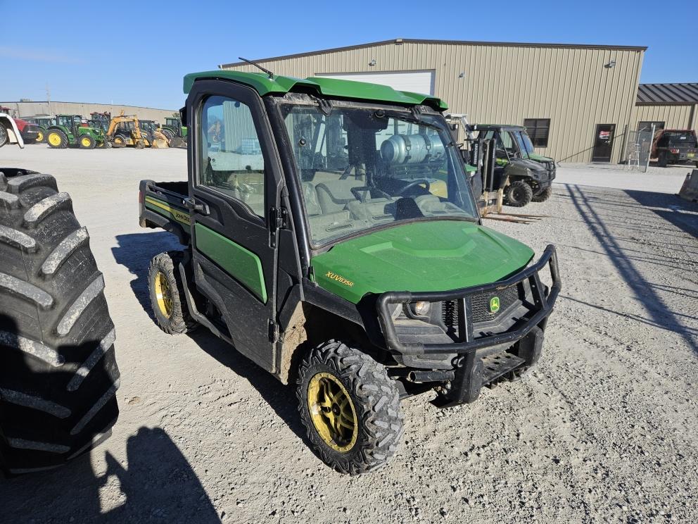 Image for 2023 John Deere XUV835R