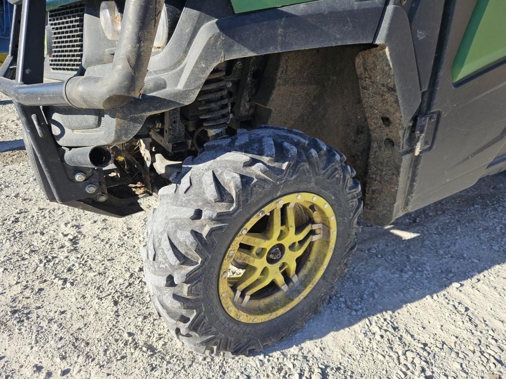 Image for 2023 John Deere XUV835R