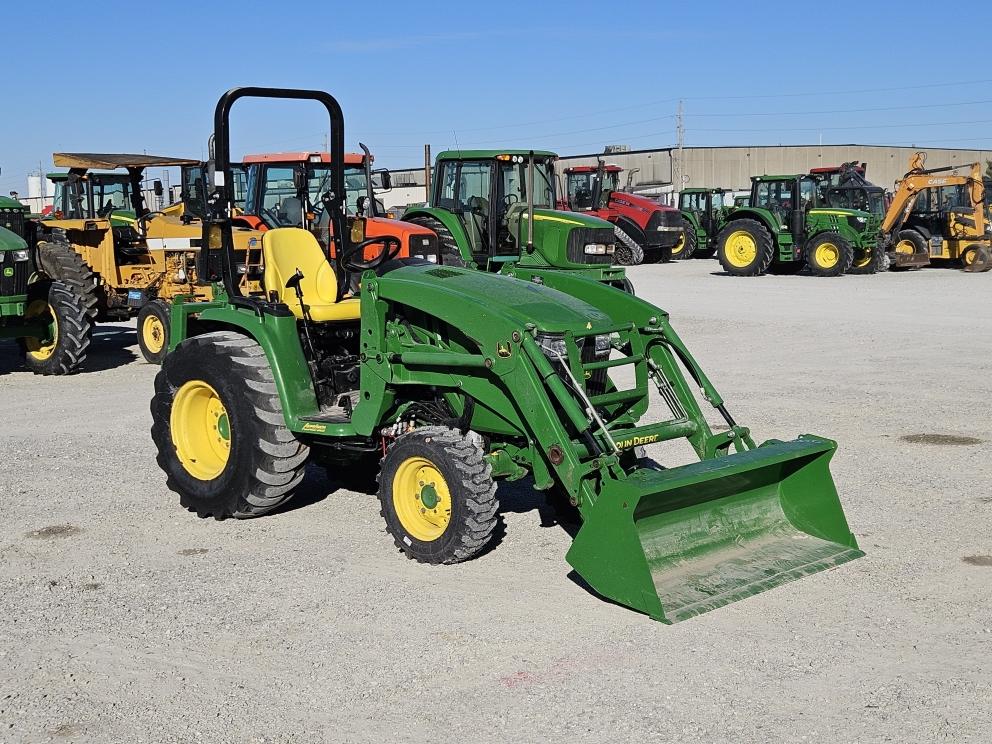 Image for 2023 John Deere 3033R