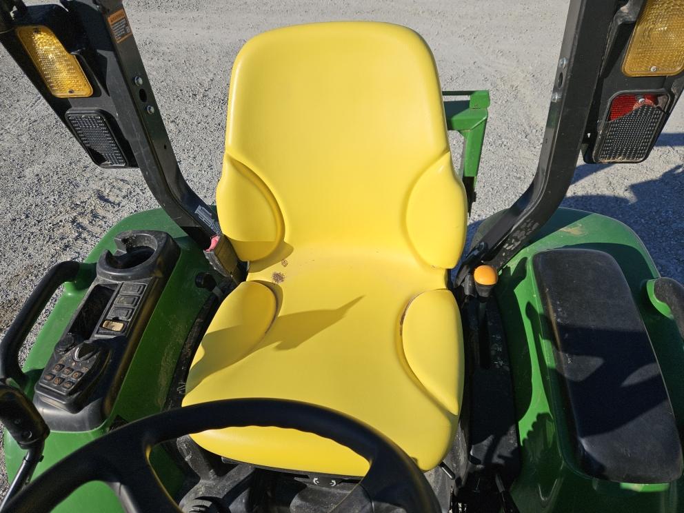 Image for 2023 John Deere 3033R