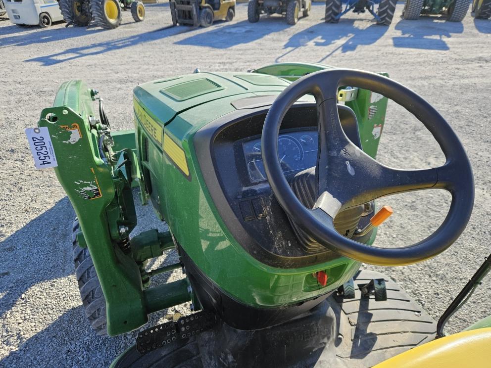 Image for 2023 John Deere 3033R