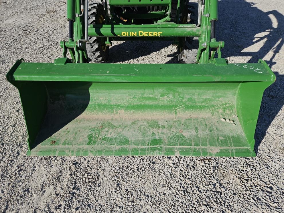 Image for 2023 John Deere 3033R