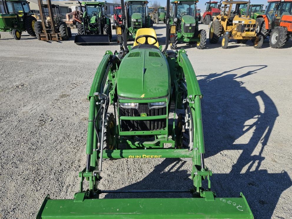 Image for 2023 John Deere 3033R