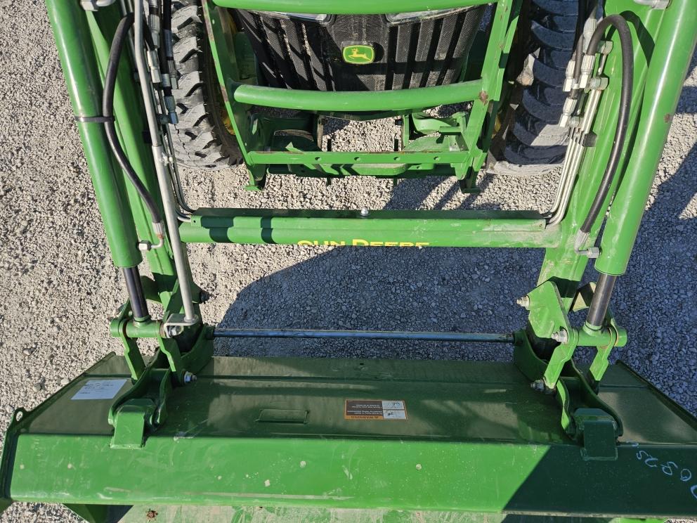 Image for 2023 John Deere 3033R