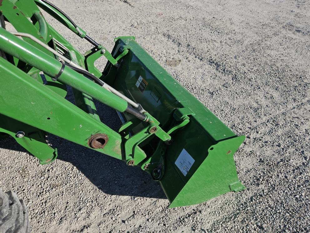 Image for 2023 John Deere 3033R