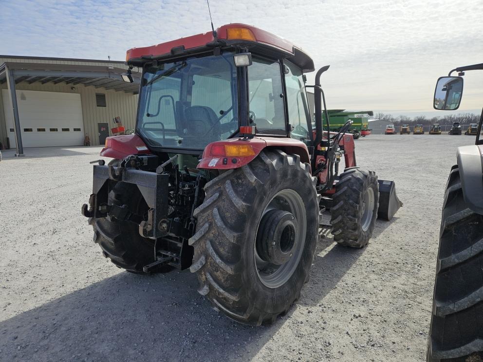 Image for 2011 Case IH Farmall 105U