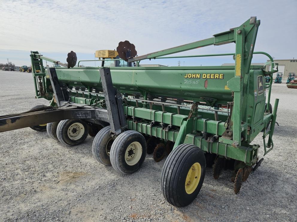 Image for 2001 John Deere 1530
