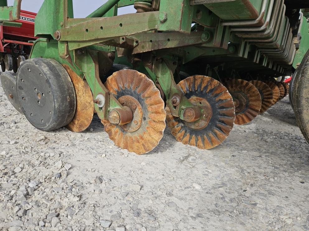 Image for 2001 John Deere 1530