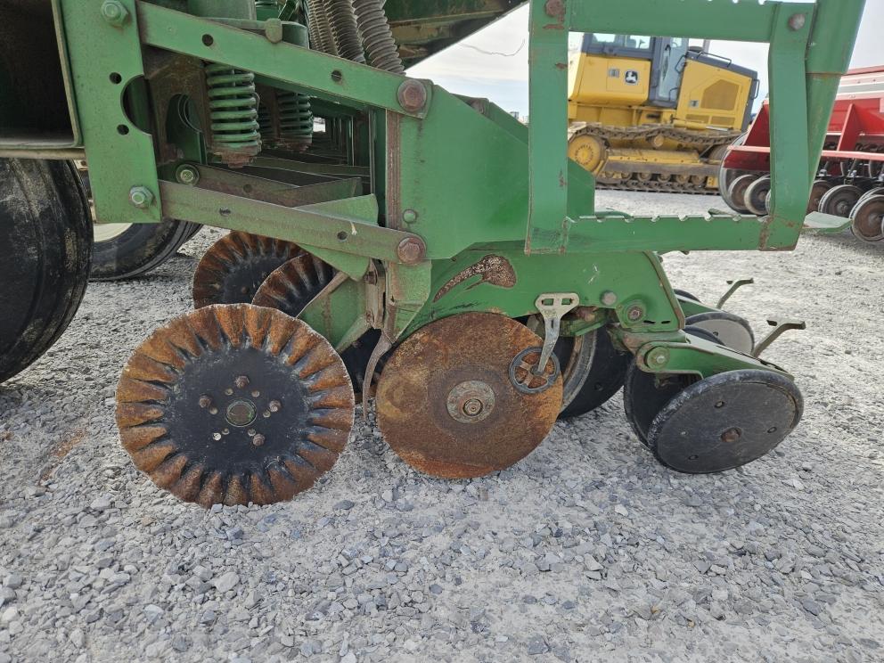 Image for 2001 John Deere 1530