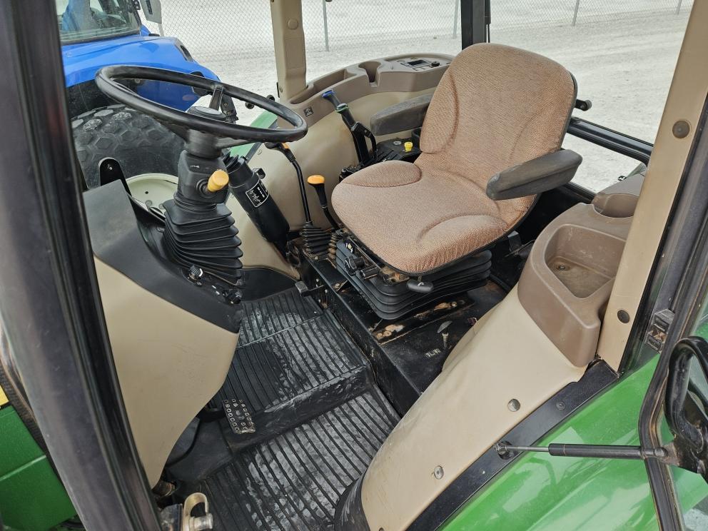 Image for 2013 John Deere 5075E