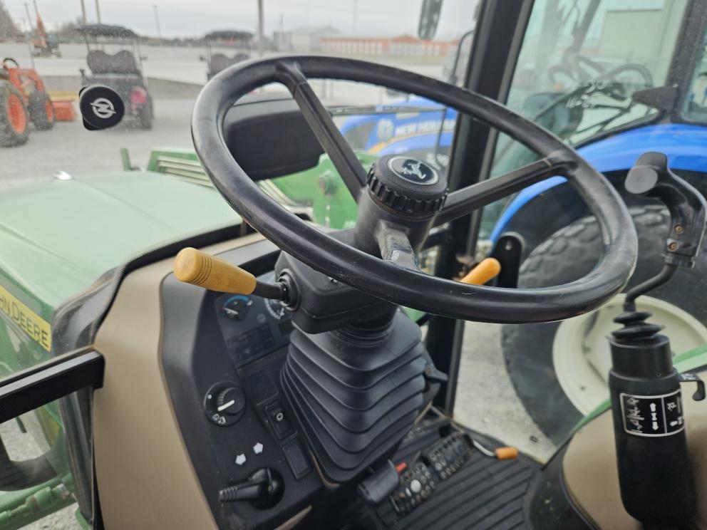 Image for 2013 John Deere 5075E