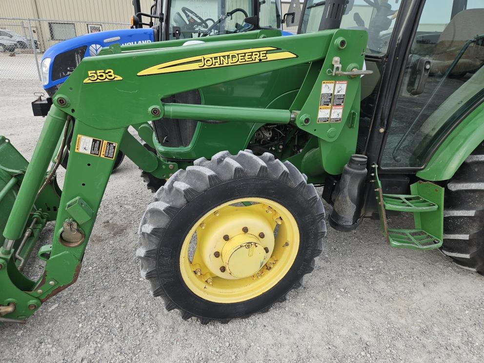Image for 2013 John Deere 5075E