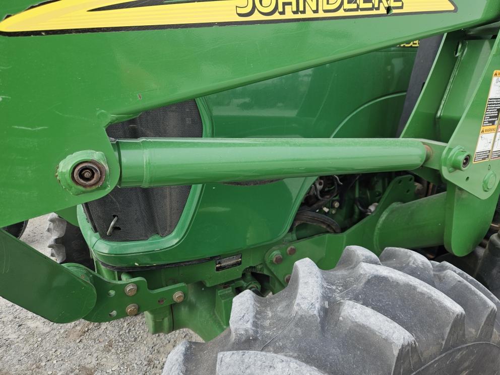 Image for 2013 John Deere 5075E