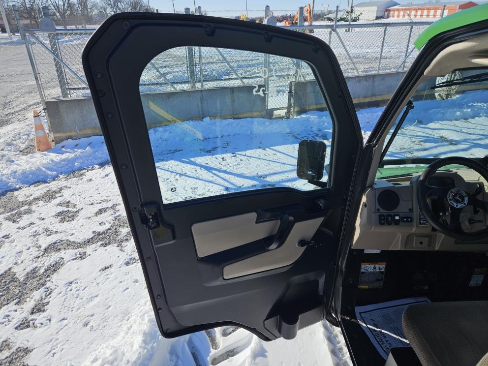 Image for 2018 John Deere XUV865R