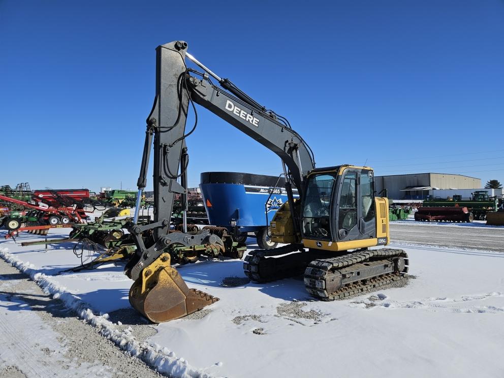 Image for 2015 John Deere 135G