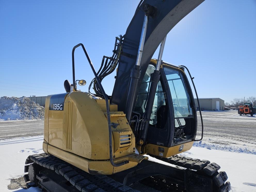 Image for 2015 John Deere 135G