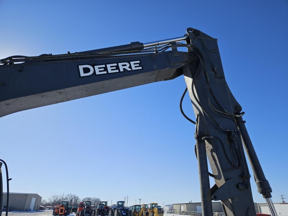 Image for 2015 John Deere 135G