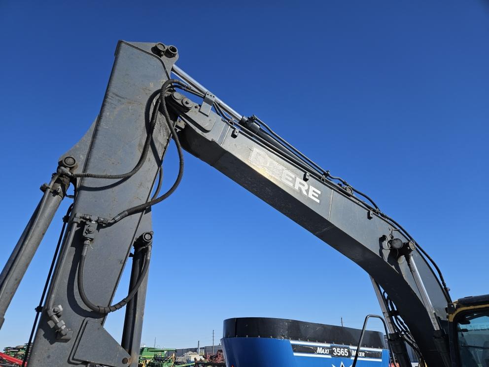 Image for 2015 John Deere 135G