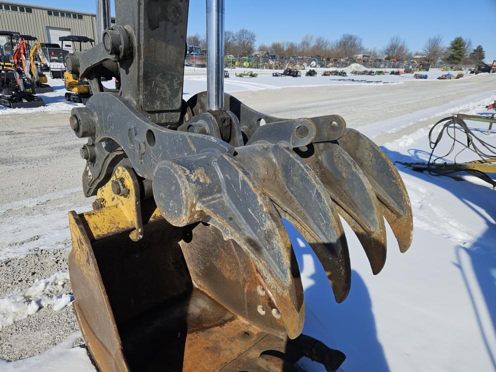 Image for 2015 John Deere 135G