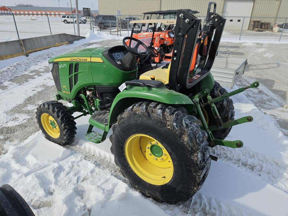 Image for 2017 John Deere 3033R