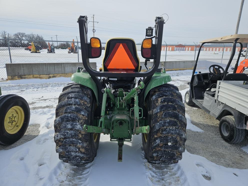 Image for 2017 John Deere 3033R