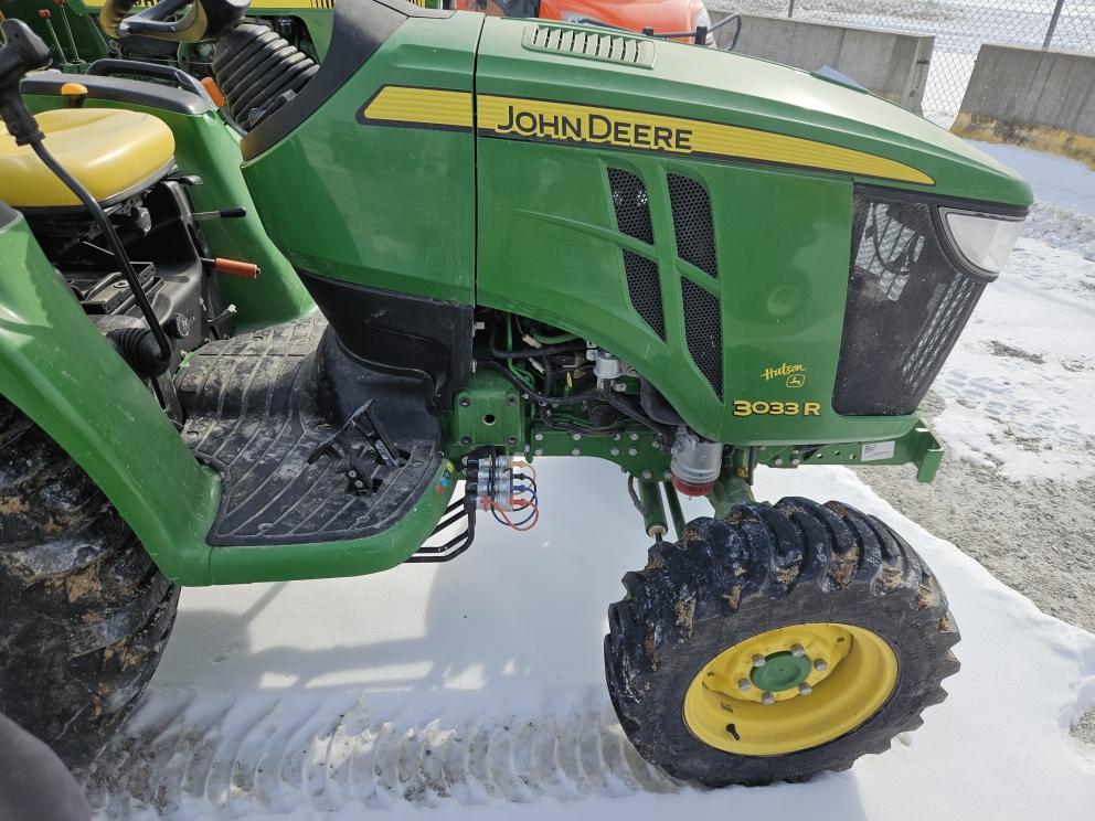 Image for 2017 John Deere 3033R