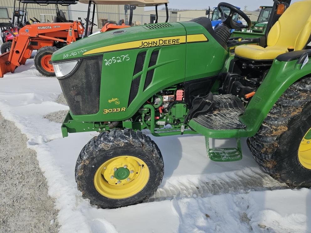 Image for 2017 John Deere 3033R