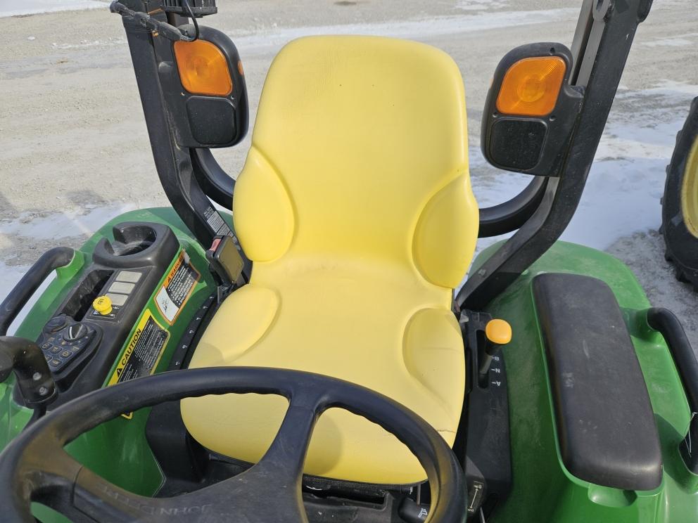Image for 2017 John Deere 3033R