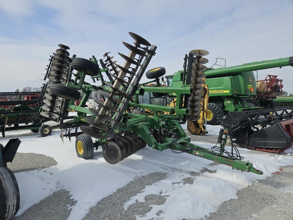 Image for 2005 John Deere 637