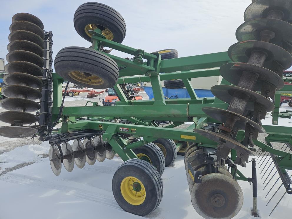 Image for 2005 John Deere 637