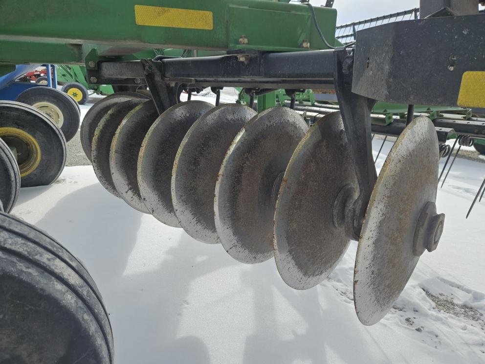 Image for 2005 John Deere 637